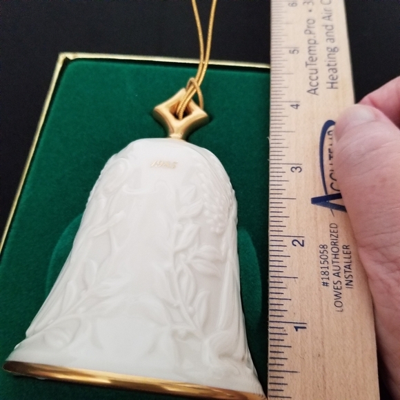 Vintage 1985 Lenox Christmas Bell Angel Ornament 24kt Gold Trim Orginal Box - Picture 9 of 11